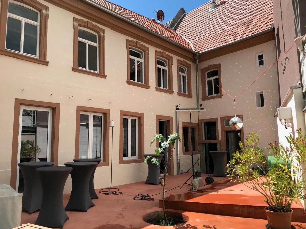 Boutique-Ferienwohnung Im Alten Weinhaus Moser Grünstadt Exterior foto